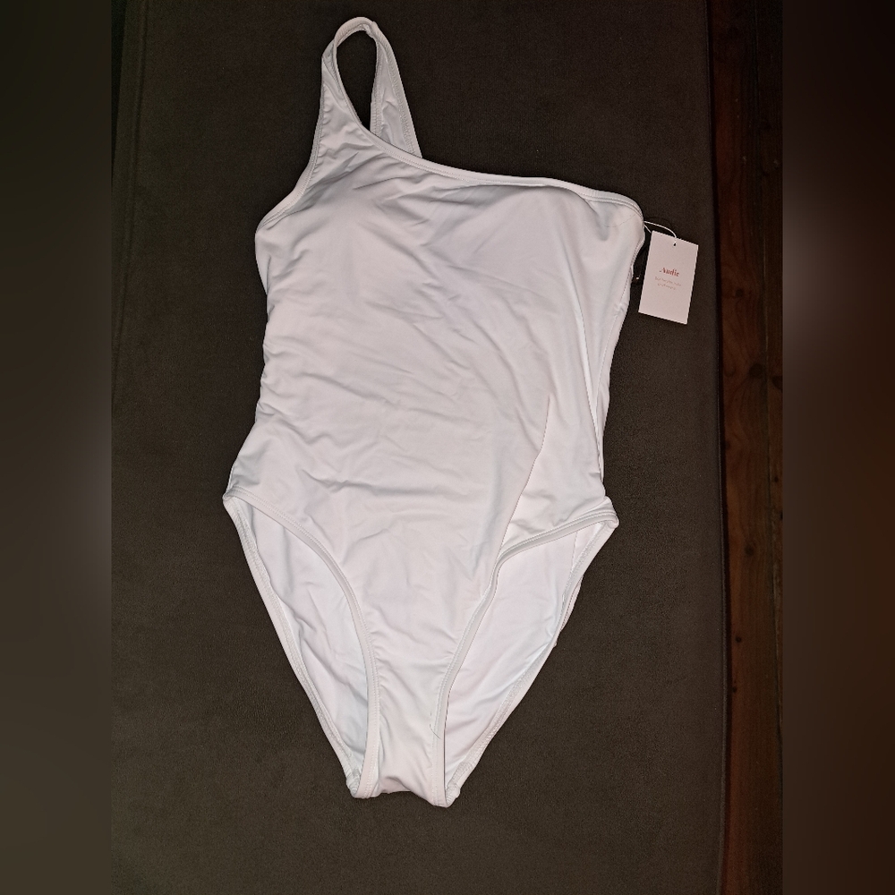 Andie The Nantucket One Piece, One Shoulder Swimsuit, flat white, medium, NWT